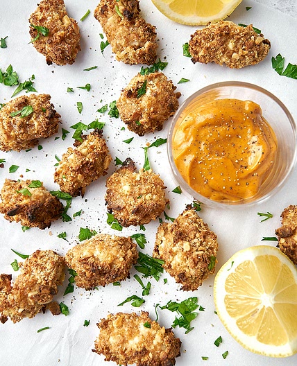 Crunchy Keto Popcorn Chicken with Spicy Chipotle Aioli