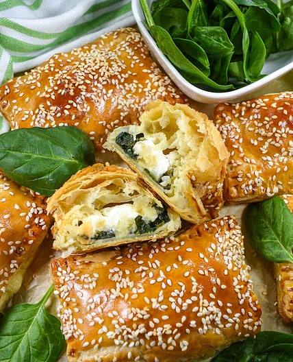Spinach and Feta Puff Pastry Parcels