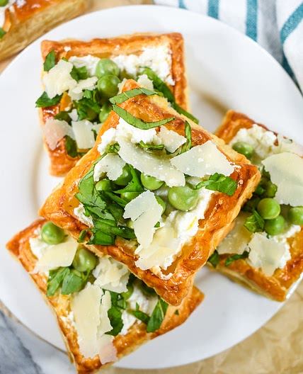 Puff Pastry Tartlets with Ricotta, Peas, and Mint