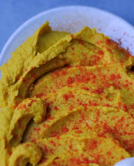 Golden lemony weight loss hummus