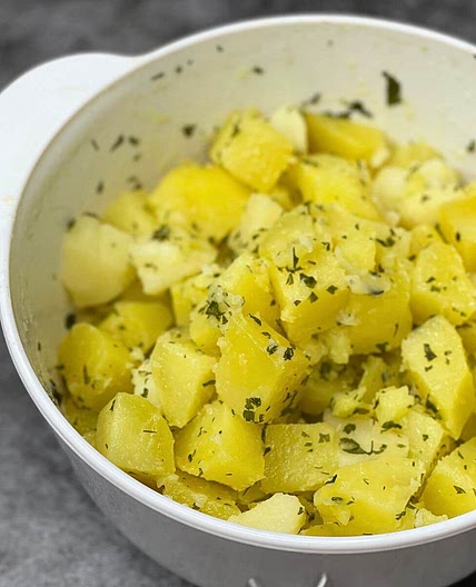 Old Fashioned Parsley Buttered Potatoes