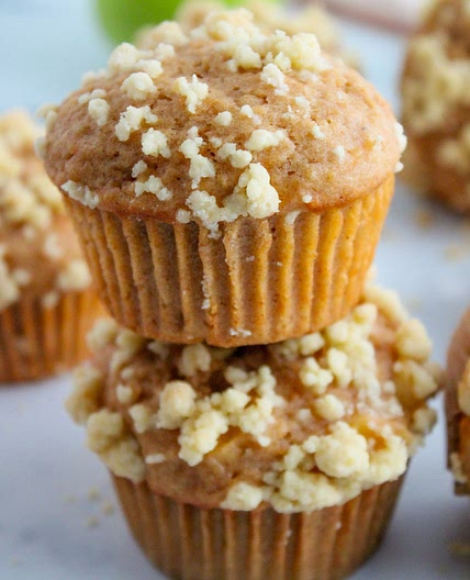 Vegan Apple Crumble Muffins