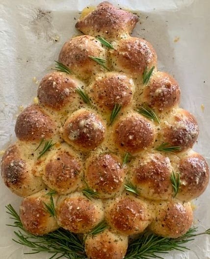 Sourdough Christmas Tree Pull Apart Bread with Cheese + Garlic