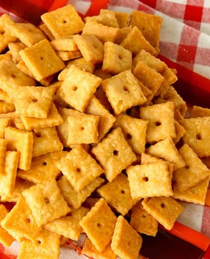 Homemade Whole Wheat Cheez-Its