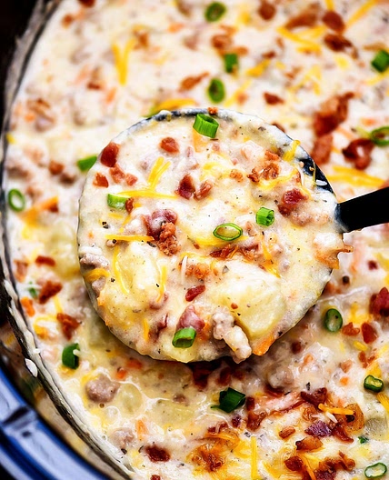 Slow Cooker Bacon Cheeseburger Soup