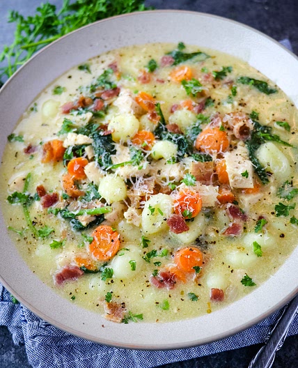 Copycat Olive Garden Chicken Gnocchi Soup