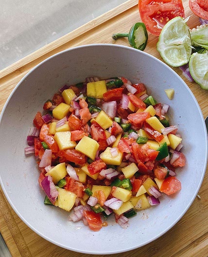 Simple Mango Pico de Gallo