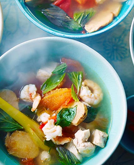 Chicken and prawn tom yum soup