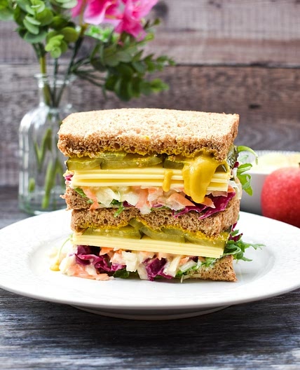 Easy Vegan New York Deli Sandwich