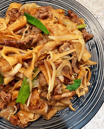 Beef Chow Fun (Stir-fried Rice Noodles)