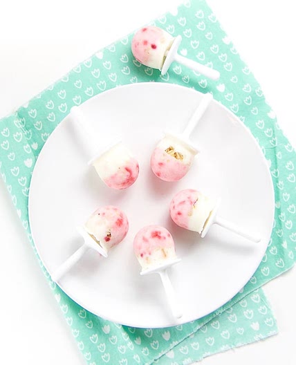 Healthy Yogurt Parfait Popsicles for Toddler + Kids