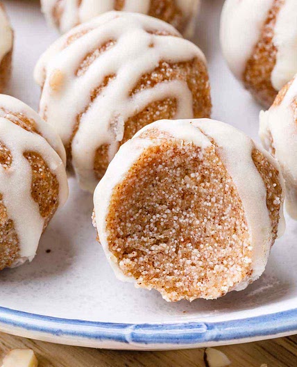 Cinnamon Roll Fat Bombs with Cream Cheese Frosting