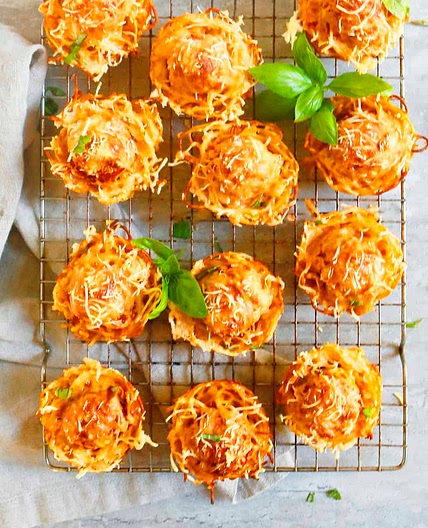 Baked Spaghetti and Meatball Cups