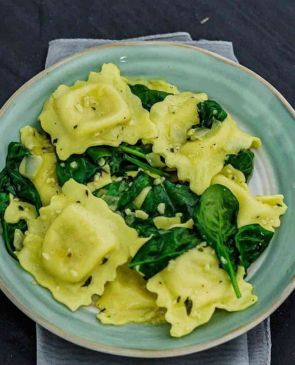 Garlic Butter Ravioli with Spinach Recipe