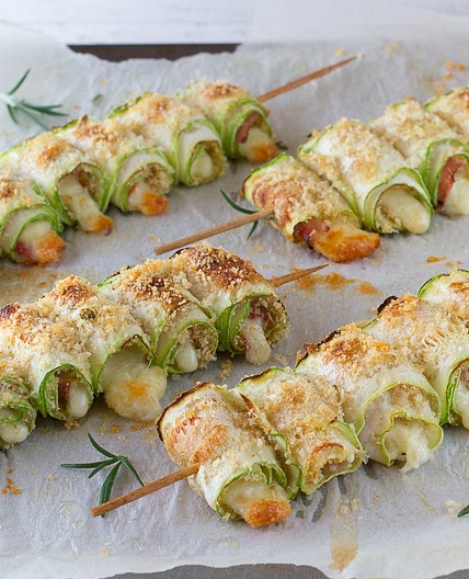 Involtini di zucchine al forno - Spiedini con prosciutto e formaggio - Anche Bimby