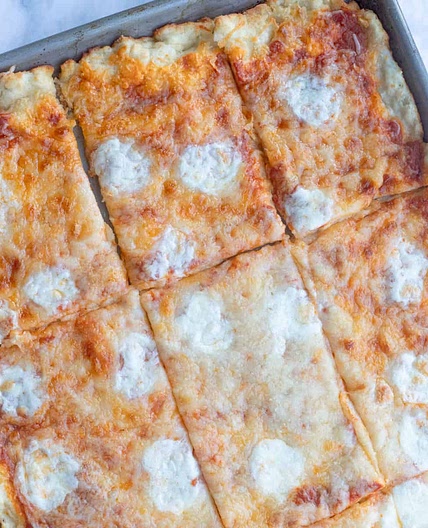 School Cafeteria Pizza (No Yeast)