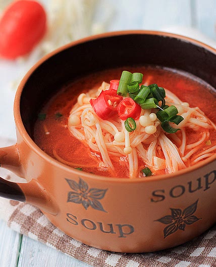 Easy Enoki Mushroom Soup