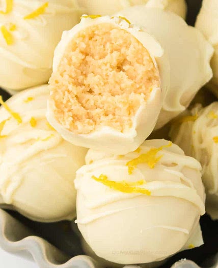 Lemon Truffles (With Golden Oreos!)