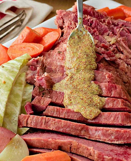 Slow Cooker Corned Beef and Cabbage
