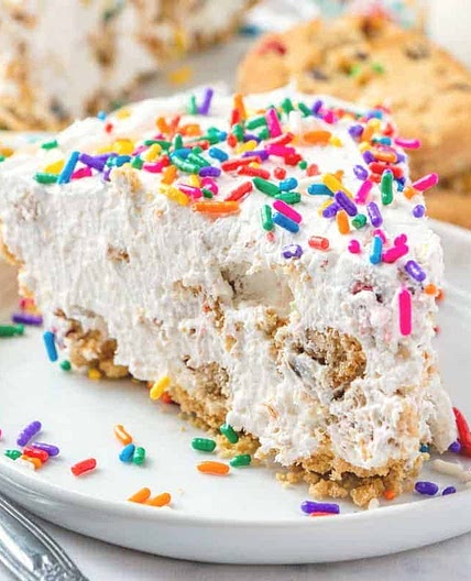No-Bake Cookies and Cream Pie