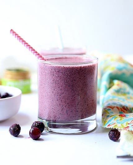 Matcha Berry Smoothie