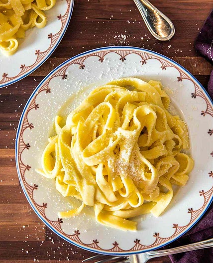 Roman-Style Fettuccine With Alfredo Sauce Recipe