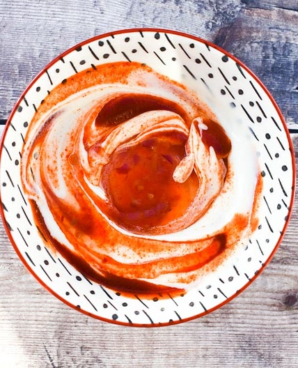 Creamy Vegan Sriracha Dip