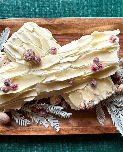 Low FODMAP Gingerbread White Chocolate Bûche de Noël