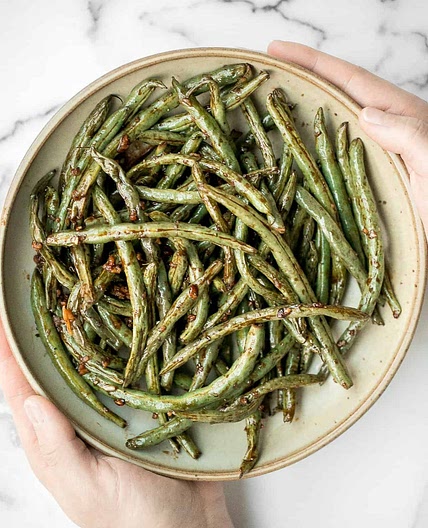 Roasted Garlic Green Beans (Air Fryer or Oven)