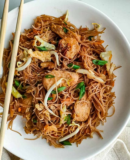 Healthy fried bee hoon recipe (Singapore street noodles)