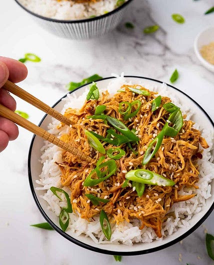 Slow Cooker Honey Soy Chicken With Garlic and Sesame