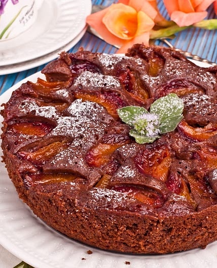 Сливовый пирог в мультиварке