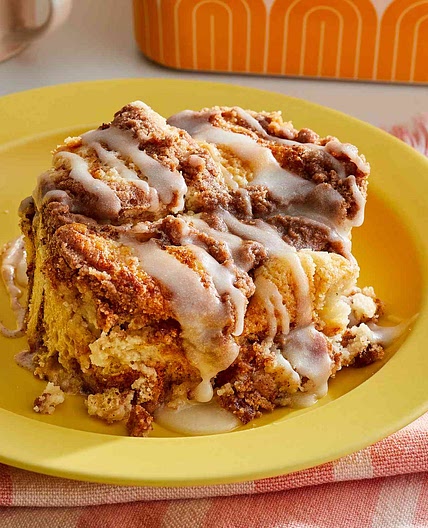 Cinnamon Roll Dump Cake
