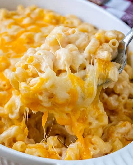 CREAMY BAKED MAC AND CHEESE