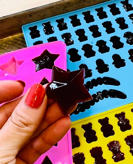 Homemade Gummies (with Pomegranate Juice)