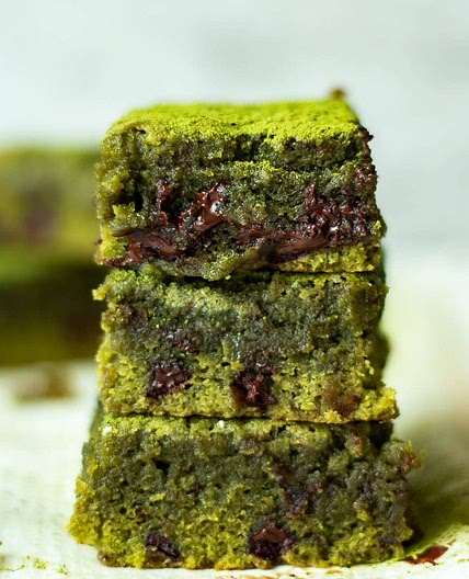 Matcha Brownies with Dark Chocolate Chunks