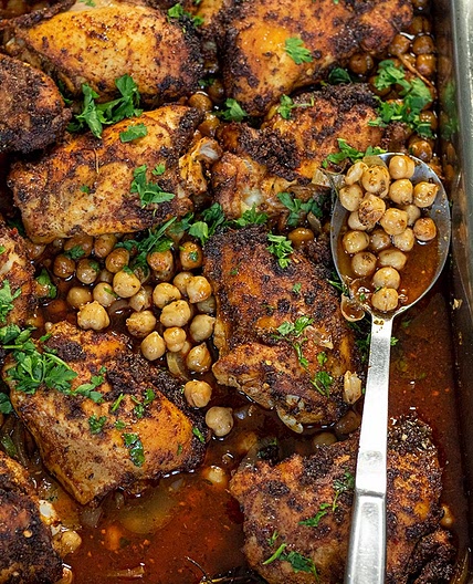 One Pan Roasted Chicken with Chickpeas: Greek Revithada me Kotopoulo sto Fourno