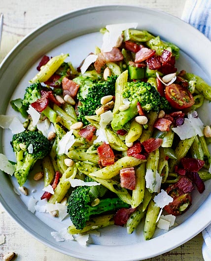 Express bacon and pesto pasta
