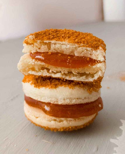 Churro Macarons
