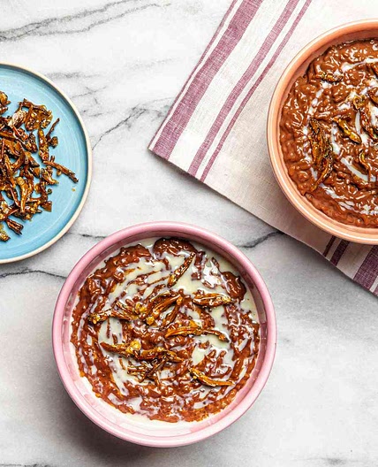 Champorado (Filipino Rice Porridge With Chocolate)