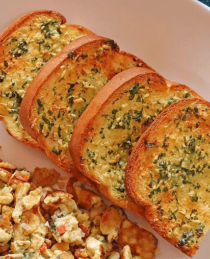 Air Fryer Garlic Bread