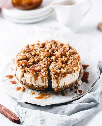 apple crumble cheesecake with salted caramel sauce