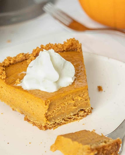 Pumpkin Pie with Graham Cracker Crust