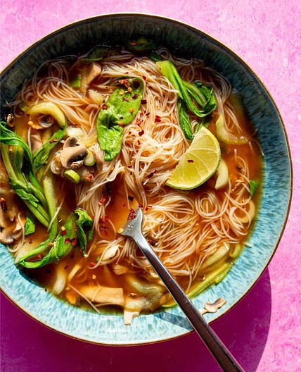 Healthy Noodle Bowls (10 Minute Meal Prep)!