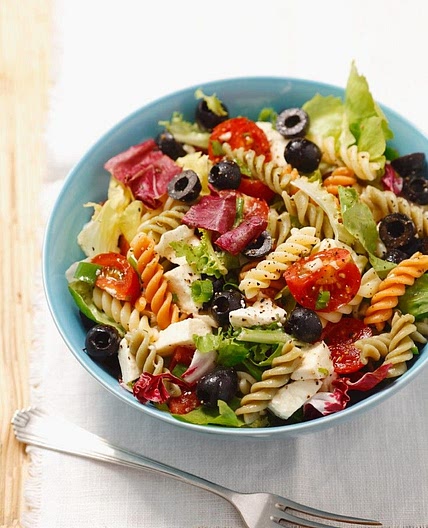 Mediterraner Nudelsalat