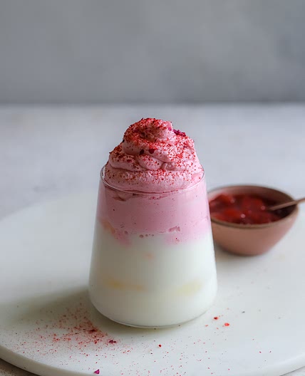 Dalgona Style Strawberry Milk