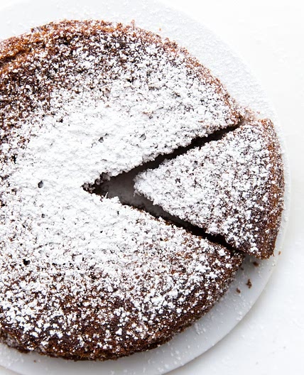 Fresh Ginger & Molasses Cake