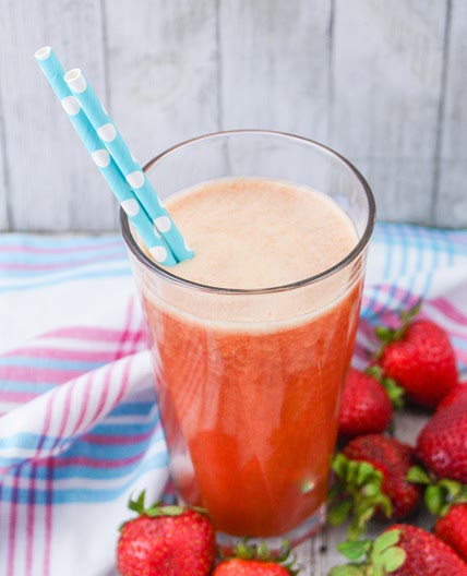 boozy strawberry iced tea