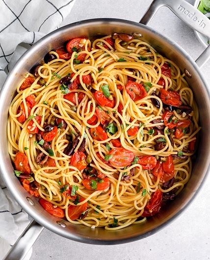 One-Pot Spaghetti Puttanesca