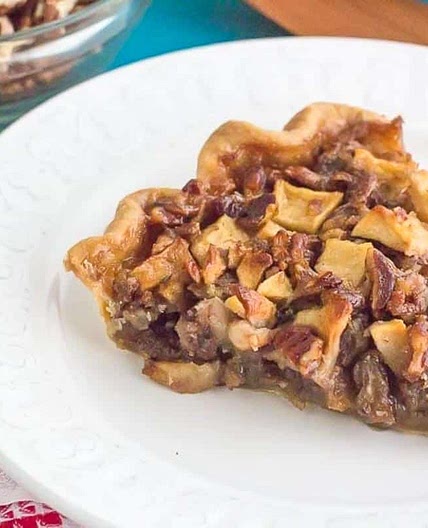 Low FODMAP Salted Caramel Apple Pecan Pie